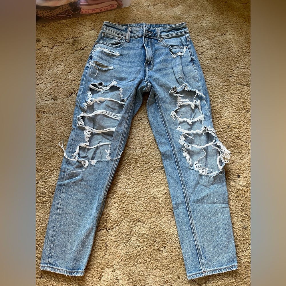 american eagle mom jeans